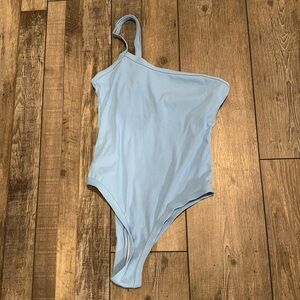 One piece single shoulder bathing suit